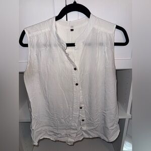 Source Unknown White Sleeveless Blouse